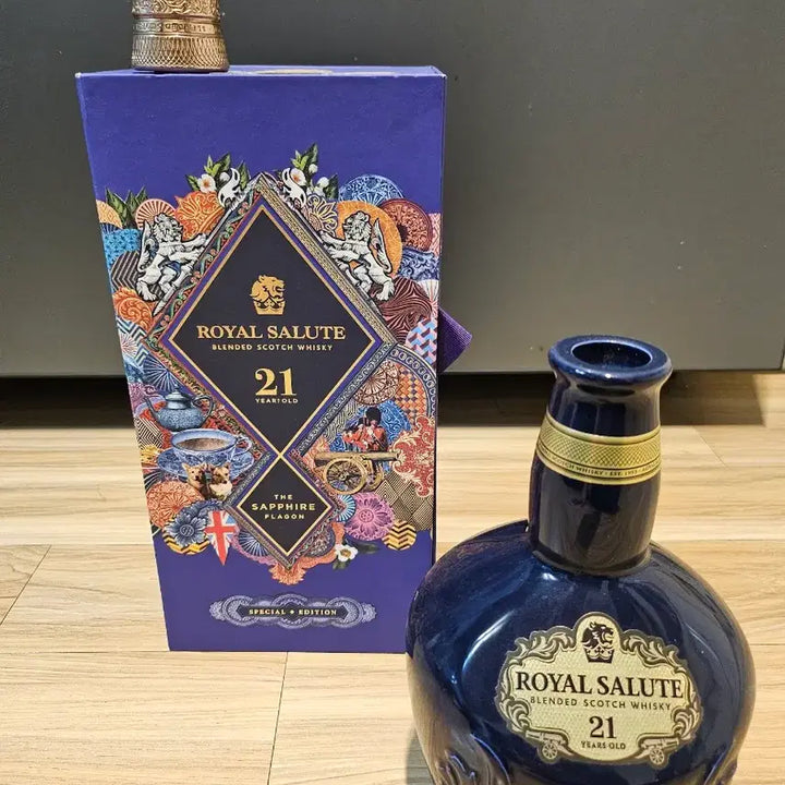 [BUNJANG] Royal Salute 21 Year Sapphire Flagon Special Edition Empty Bottle / 로얄살루트 21년 사파이어 플라곤 스페셜 에디션 공병입니다