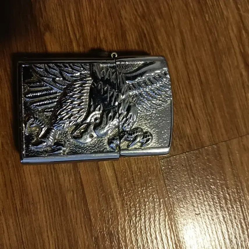 [BUNJANG] Silver Eagle Engraved Lighter / 독수리 문양 은색 라이터