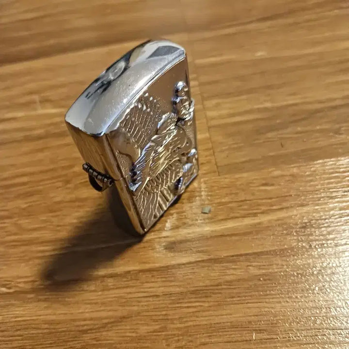 [BUNJANG] Silver Eagle Engraved Lighter / 독수리 문양 은색 라이터