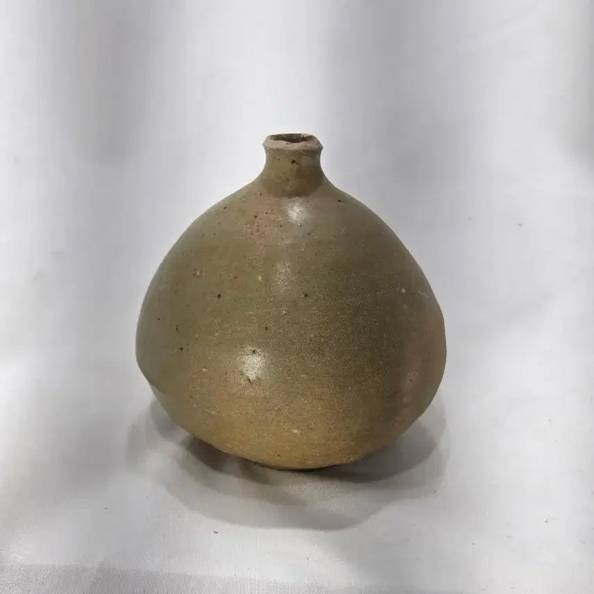 [BUNJANG] Celadon Porcelain Vase with Antique Charm / 청자유병