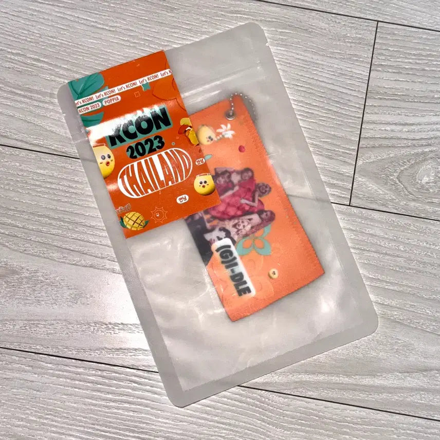 [BUNJANG] (G)I-DLE KCON 2023 Slogan &amp; Keyring Set / 아이들 KCON 2023 슬로건 + 키링 세트