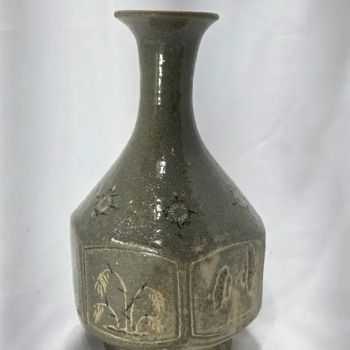 [BUNJANG] Celadon Hexagonal Vase / 청자육각병