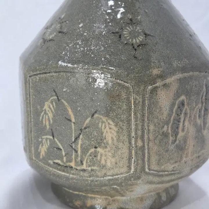 [BUNJANG] Celadon Hexagonal Vase / 청자육각병