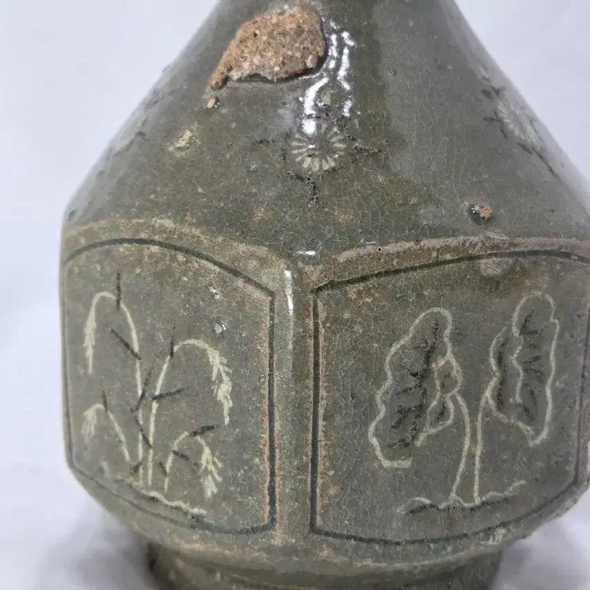 [BUNJANG] Celadon Hexagonal Vase / 청자육각병