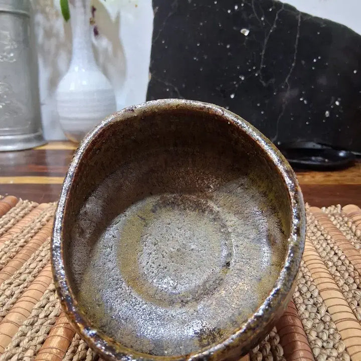 [BUNJANG] Hweryeongyu Asymmetrical Tea Bowl / 회령유 비대칭 다완