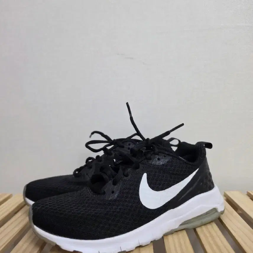 [BUNJANG] Nike Air Max Motion Sneakers (Black, 235mm) / 235나이키 에어맥스 모션  -1068