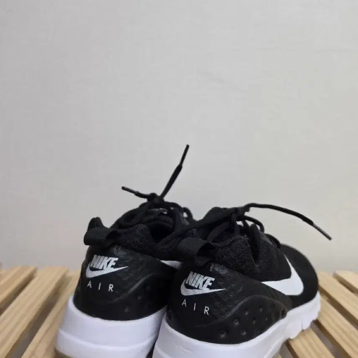 [BUNJANG] Nike Air Max Motion Sneakers (Black, 235mm) / 235나이키 에어맥스 모션  -1068