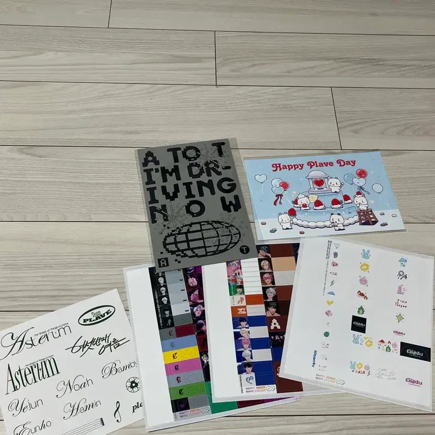 [BUNJANG] PLAVE Postcard &amp; Paper Goods Bundle Set (Sealed) / 미개봉) 플레이브 엽서 및 지류