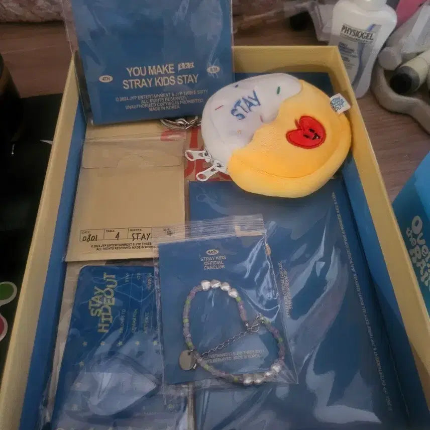 [BUNJANG] Stray Kids STAY 4th Generation Membership Kit Accessories / 스트레이키즈 팬클럽 스테이 하이드아웃 4기