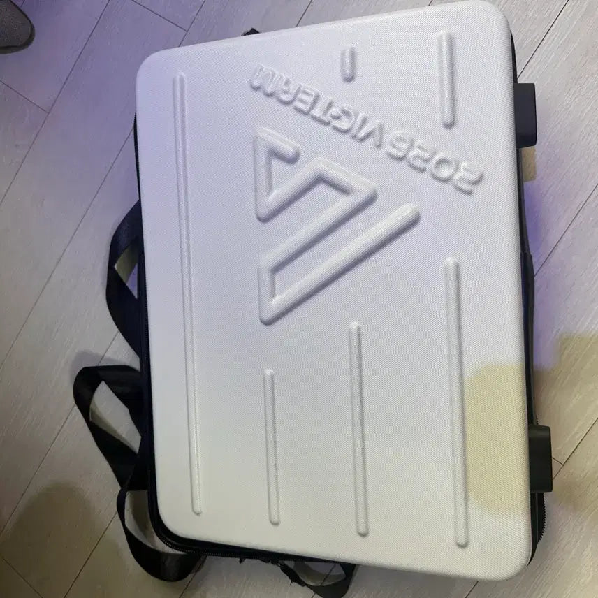 [BUNJANG] VICTEAM Kim Seungri Limited Edition Hard Case Bag Goods / [한정판]김승리T VICTEAM 하드 케이스 가방 굿즈