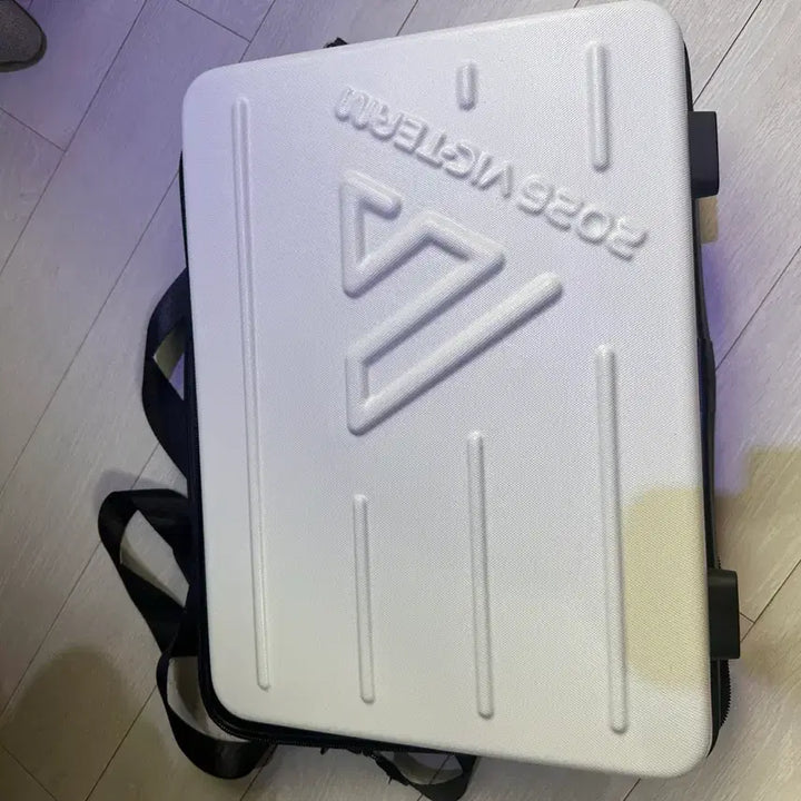 [BUNJANG] VICTEAM Kim Seungri Limited Edition Hard Case Bag Goods / [한정판]김승리T VICTEAM 하드 케이스 가방 굿즈
