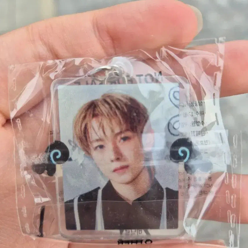 [BUNJANG] NCT Wish Yuuichi Keyring (Sealed) / 엔위시 세븐일레븐 유우시 키링(미개봉)