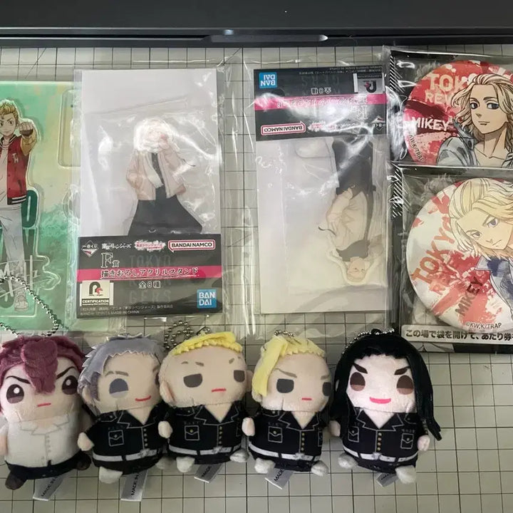 [BUNJANG] Tokyo Revengers Takemichi Mikey Acrylic, Can Badge, Plush Bundle Set / 일괄) 도쿄리벤저스 도리벤 굿즈 아크릴 캔뱃지 인형 타케미치 마이키