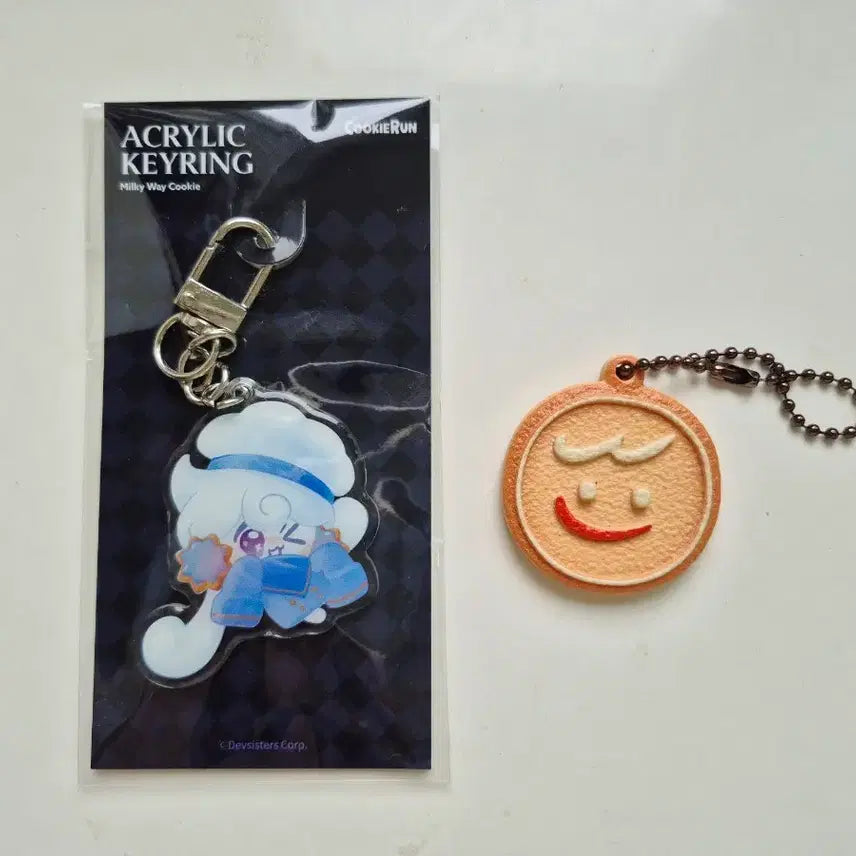 [BUNJANG] Cookierun Kingdom Milky Way Cookie &amp; Brave Cookie Acrylic Keychain Set / 쿠키런 킹덤 쿠키앤모어 팝업 굿즈 키링 밀키웨이맛 용감한 쿠키 아크릴