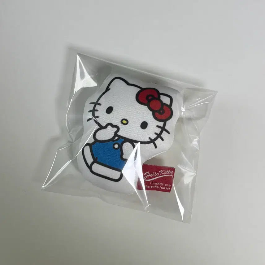 [BUNJANG] Sanrio Hello Kitty Bread Plush Charm / 헬로키티, 산리오 빵빵 인형 키링
