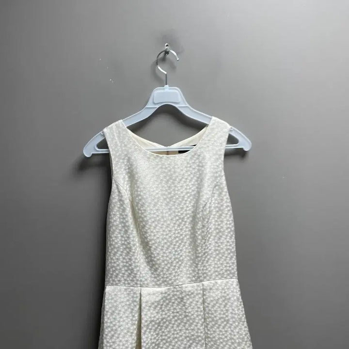 [BUNJANG] White House Black Market Jacquard Dress / 화이트 하우스 블랙마켓 자카드 드레스 새제품