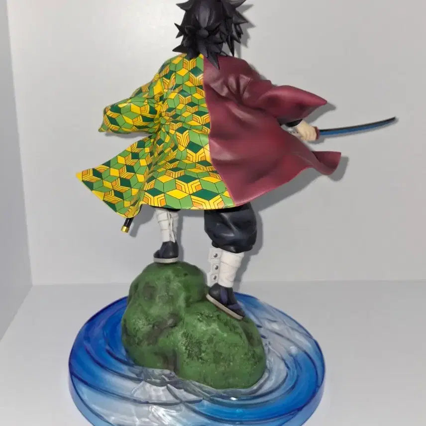 [BUNJANG] Demon Slayer Giyu Gem Figure / 귀멸의 칼날 기유 gem 피규어
