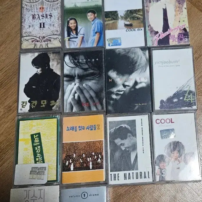 [BUNJANG] Assorted Retro Cassette Tapes (Kim Kwang-seok, Kim Gun-mo, Cool, Kang Soo-ji) / 김광석 김건모 쿨 김수지 앨범 카세트 테이프 20개