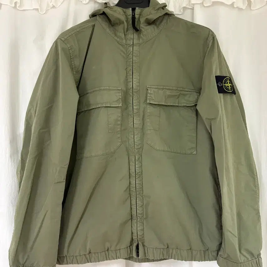 [BUNJANG] Stone Island Stretch Organic Cotton Twill Hooded Jacket Military Green / 스톤아일랜드 스트레치 오가닉 코튼 트윌 후드 자켓 안티