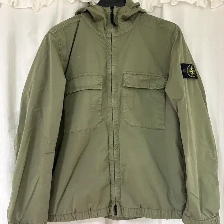 [BUNJANG] Stone Island Stretch Organic Cotton Twill Hooded Jacket Military Green / 스톤아일랜드 스트레치 오가닉 코튼 트윌 후드 자켓 안티