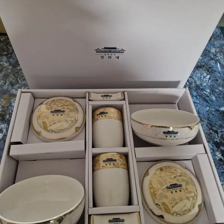 [BUNJANG] Cheong Wa Dae Ten Symbols of Longevity Couple Dinnerware Set / 청와대  식기세트   십장생 부부세트  미사용 수집품 선물용