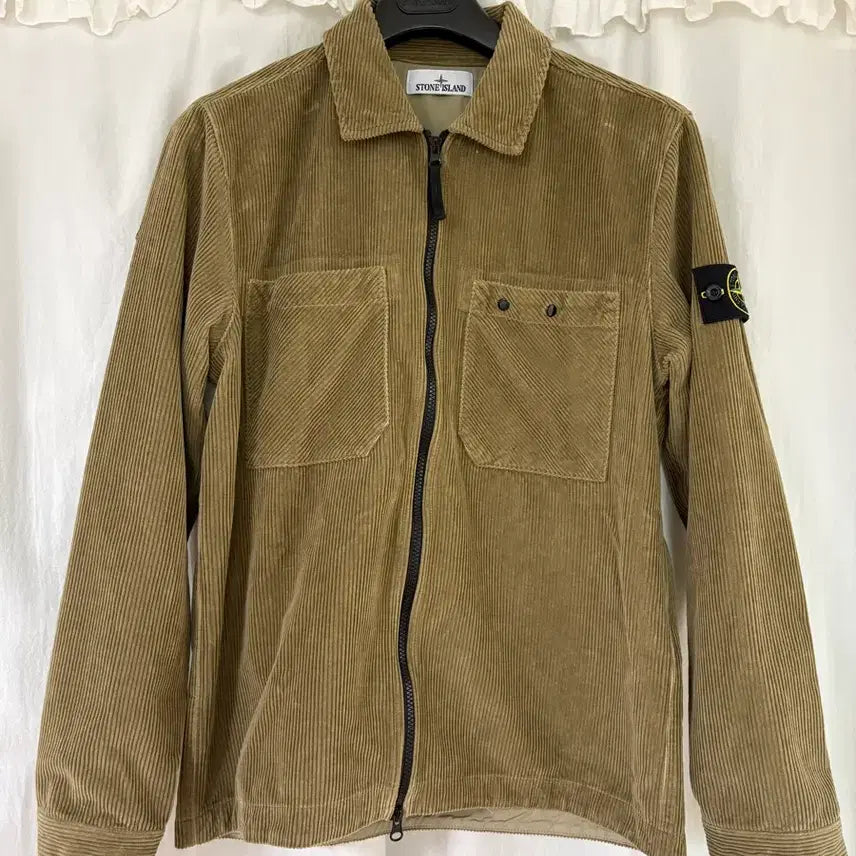 [BUNJANG] Stone Island Organic Cotton Corduroy 800 Overshirt Biscuit / 스톤아일랜드 오가닉 코튼 코듀로이 800 오버셔츠 비스킷