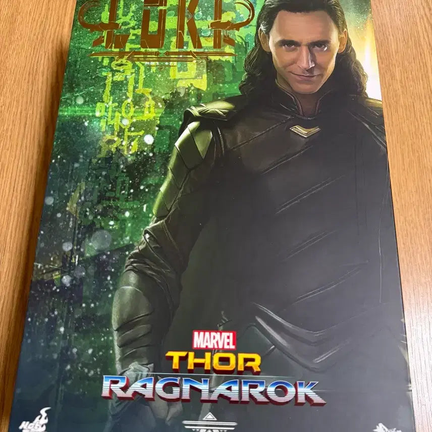 [BUNJANG] Hot Toys Thor: Ragnarok Loki Figure / 핫토이 토르 라그나로크 로키 피규어