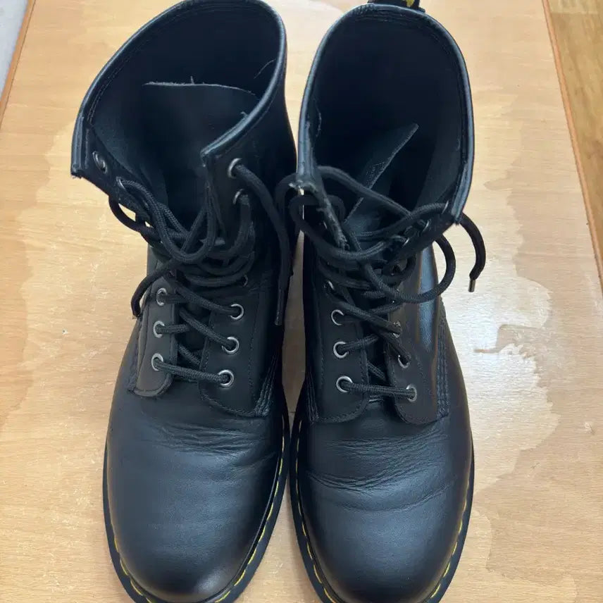 [BUNJANG] Dr. Martens Lace-Up Boots Size 280 Men&