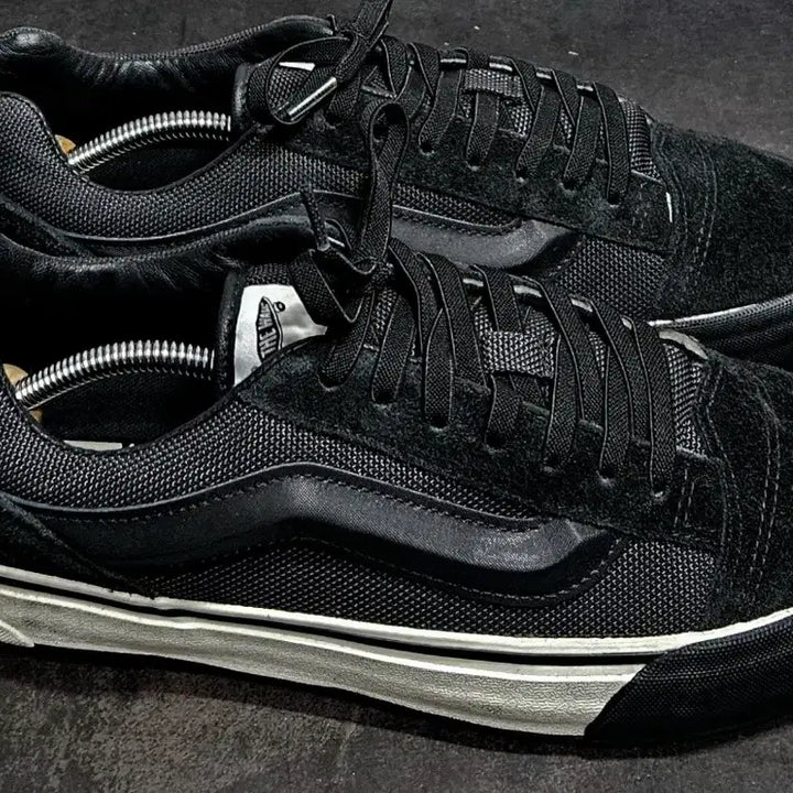 [BUNJANG] Vans MTE-1 Ballistic Black Suede &amp; Mesh Sneakers / 285mm)반스 mte-1 발리스틱 블랙 [신발끈 교체]