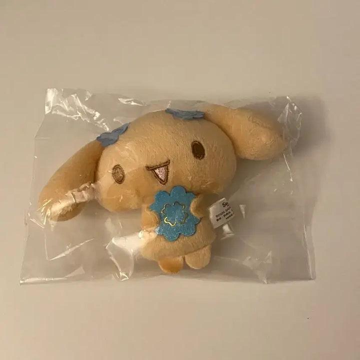 [BUNJANG] Cinnamoroll Mocha Clover Brooch / 시나모롤 모카 클로버 브로치