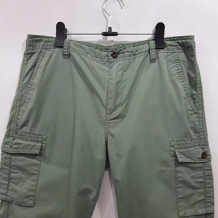 [BUNJANG] Uniqlo Khaki Bermuda Cargo Shorts Men&