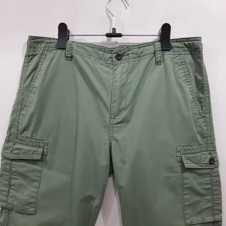 [BUNJANG] Uniqlo Khaki Bermuda Cargo Shorts Men&