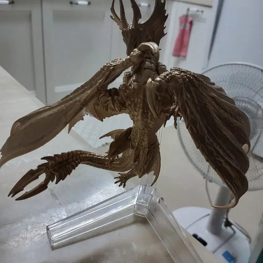[BUNJANG] Monster Hunter Golden Melzena Ichiban Kuji B Prize Figure / 몬스터헌터 황금멜제나 제일복권 b상