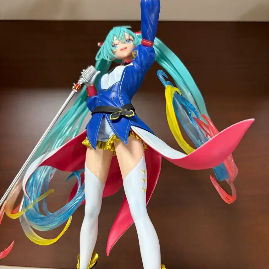 [BUNJANG] Gundam 45th Anniversary x Hatsune Miku Collaboration Limited Edition Figure / 건담 45주년 기념 하츠네 미쿠 콜라보레이션 피규어