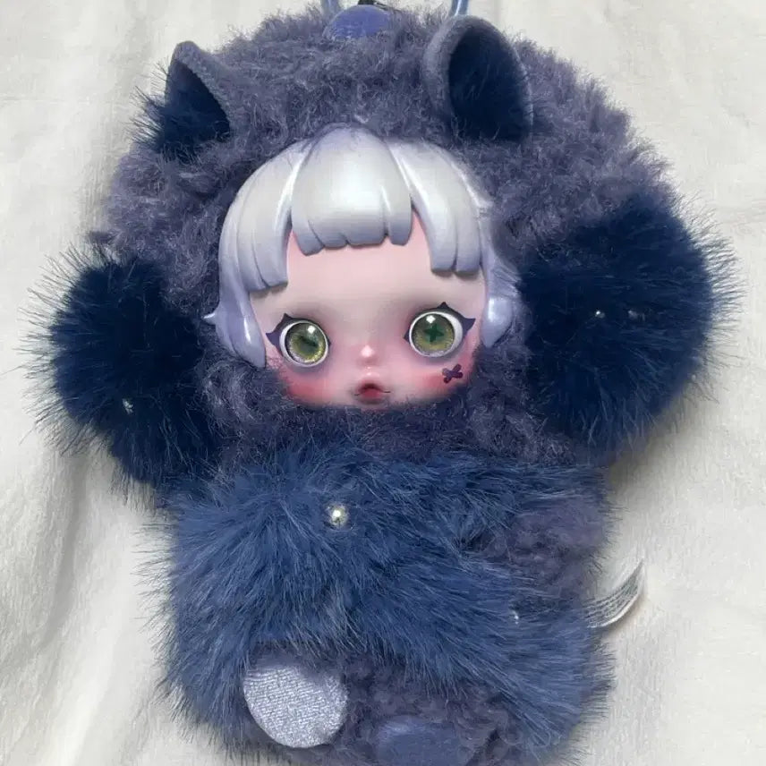 [BUNJANG] Pop Mart Skullpanda Find Me Series Cerberus Figure with Box, Card, and Pouch / 기스) 팝마트 스컬판다 나를찾아봐 케르베로스 박스 o 카드o 파우치o