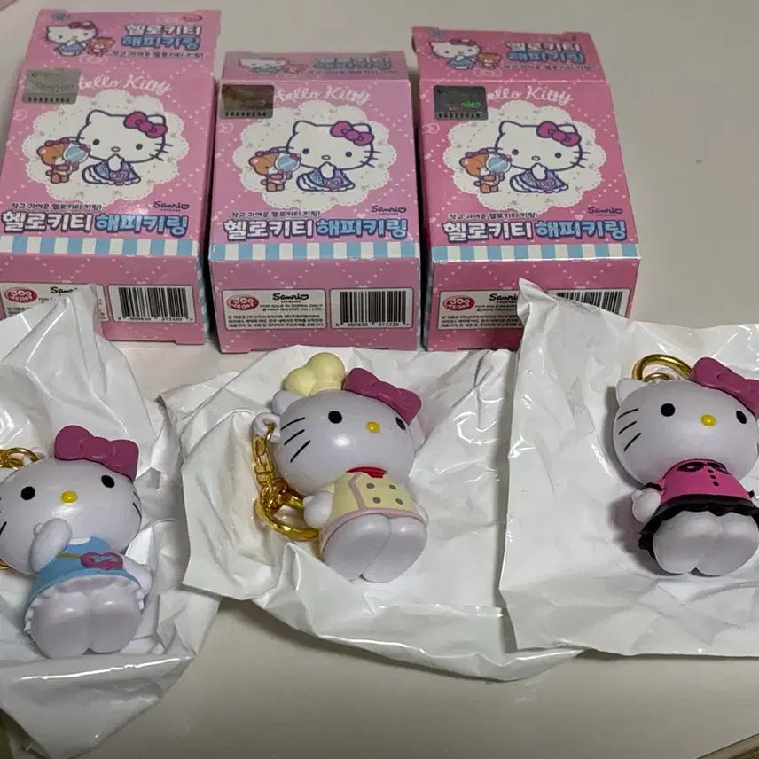 [BUNJANG] Hello Kitty Happy Keychain Set (3 Types) / 헬로키티 해피키링 3종