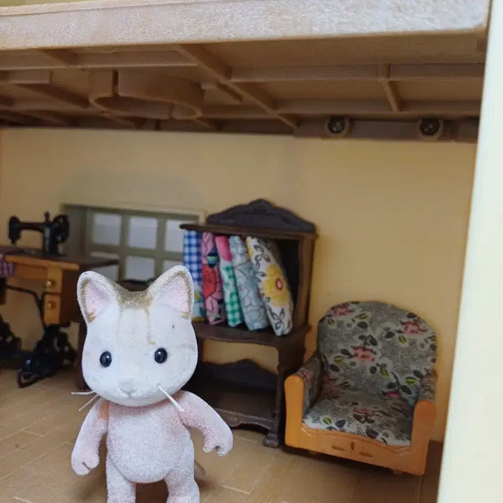 [BUNJANG] Sylvanian Families Old Pincers Cat Boy / 실바니안 올드 집게손 고양이 소년