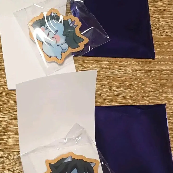 [BUNJANG] Giyu Acrylic Badge + Aoi Acrylic Badge Bundle Set / 발렌타인 기유 아크릴 뱃지+아오이 아크릴 뱃지 일괄 판매 합니다