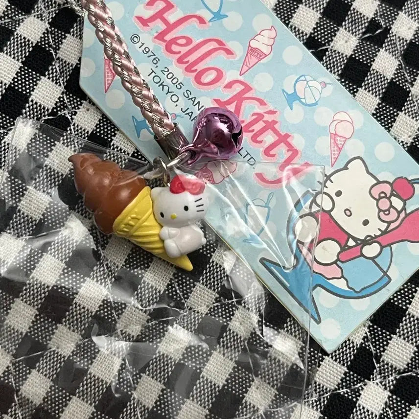 [BUNJANG] Sanrio Classic Hello Kitty "Cool Sweets / Chocolate Ice Cream" Strap / 산리오) 고전 헬로키티 키티스트랩 (쿨스위츠/초코 아이스크림)