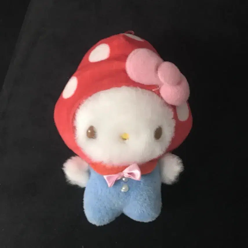 [BUNJANG] Sanrio Hello Kitty Classic Mushroom Keychain / 산리오 헬로키티 고전 인형 버섯 키링