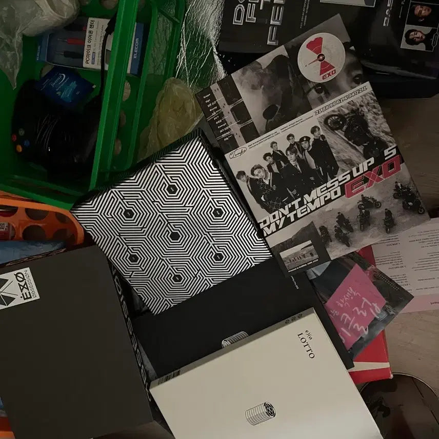 [BUNJANG] EXO "Addiction" Album Bundle Set - Includes Official Lightstick / 엑소 굿즈 처분 중독 앨범 에리디봉