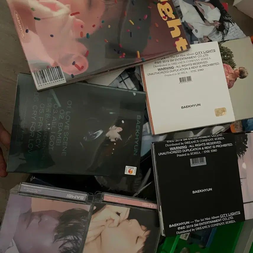 [BUNJANG] EXO "Addiction" Album Bundle Set - Includes Official Lightstick / 엑소 굿즈 처분 중독 앨범 에리디봉
