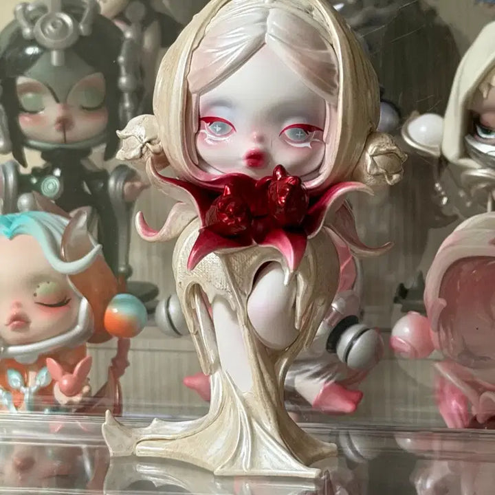 [BUNJANG] Popmart Skullpanda Act IV The Crown in Ashes Figure / 팝마트 스컬판다 꽃잎의 4막 피규어 교환 or 판매