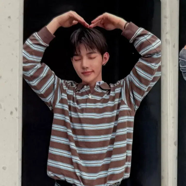 [BUNJANG] ZB1 Zhang Hao Double Heart POB Photocard / 앤더블 장하오 양면하트 미공포 특전 포카 위드뮤 1장