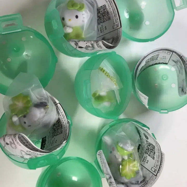 [BUNJANG] Sanrio Four-Leaf Clover Gacha Keyring / 산리오 네잎 클로버 가챠 키링