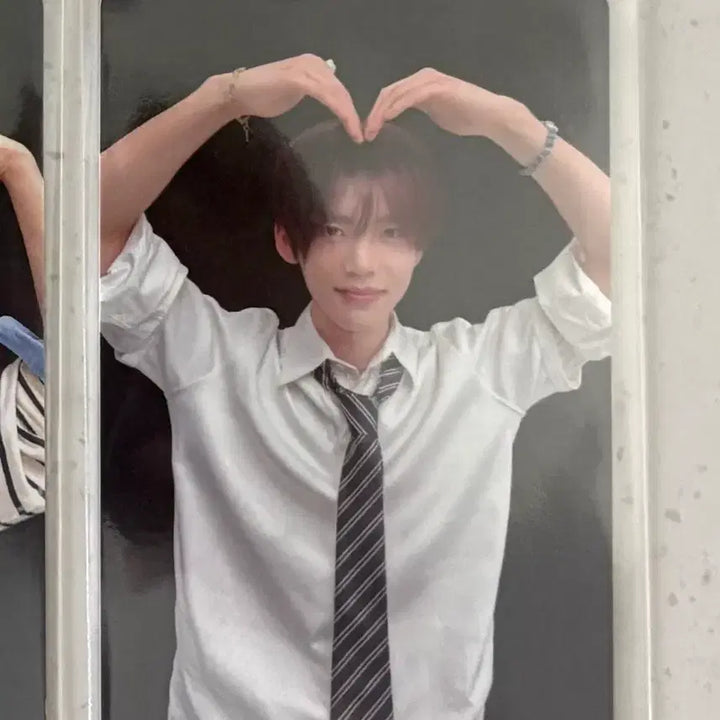 [BUNJANG] ANDTEAM Han Yu Jin Double Sided Heart POB Photocard / 앤더블 한유진 양면하트 미공포 특전 포카 위드뮤 1장