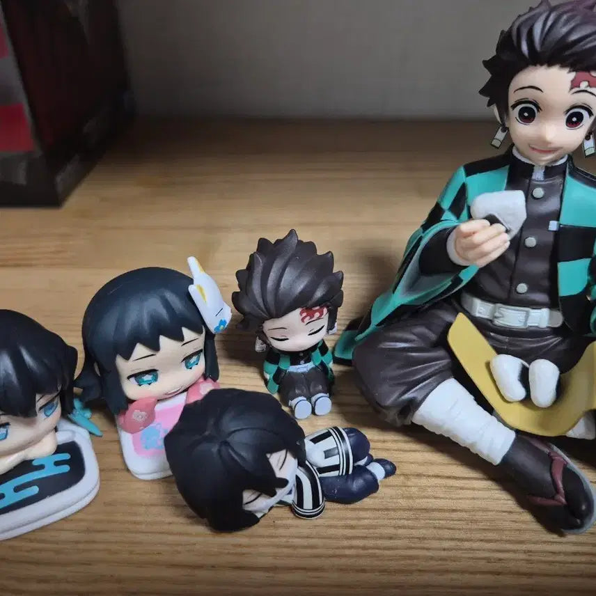 [BUNJANG] Demon Slayer Tanjiro &amp; Muichiro Onemutan Figure Set / 귀멸의칼날 오네무탄 탄지로 무이치로 굿즈 가챠 피규어 세트 일괄판매