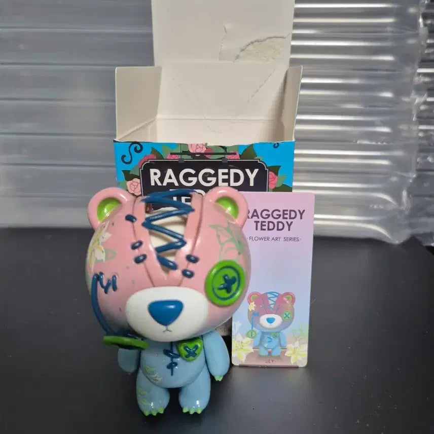 [BUNJANG] Raggedy Teddy "Flower Art Series" Figure / 누더기 곰 피규어 플라워 아트 시리즈