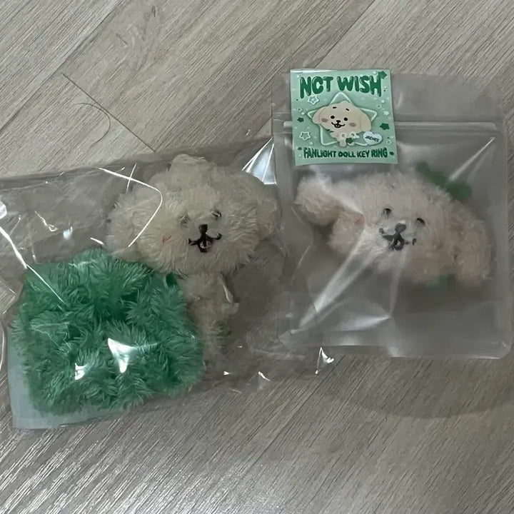 [BUNJANG] NCT WISH DengTriver Scrunchie + Lightstick Keychain / 엔시티 위시 댕트리버 스크런치 응원봉 키링