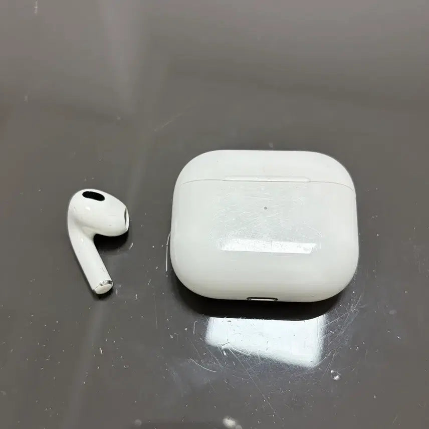 [BUNJANG] Apple AirPods 3rd Generation Left Earbud + Charging Case / 에어팟3세대 왼쪽유닛+본체 팝니다